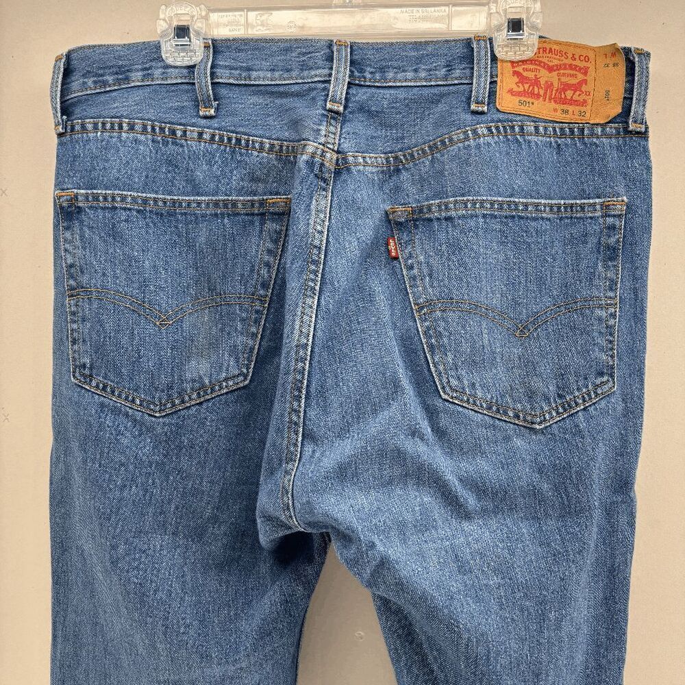 Vintage 2002 Levi’s 501 Faded Distressed Denim Jeans 38x32 (38x31 Actual) Y2K